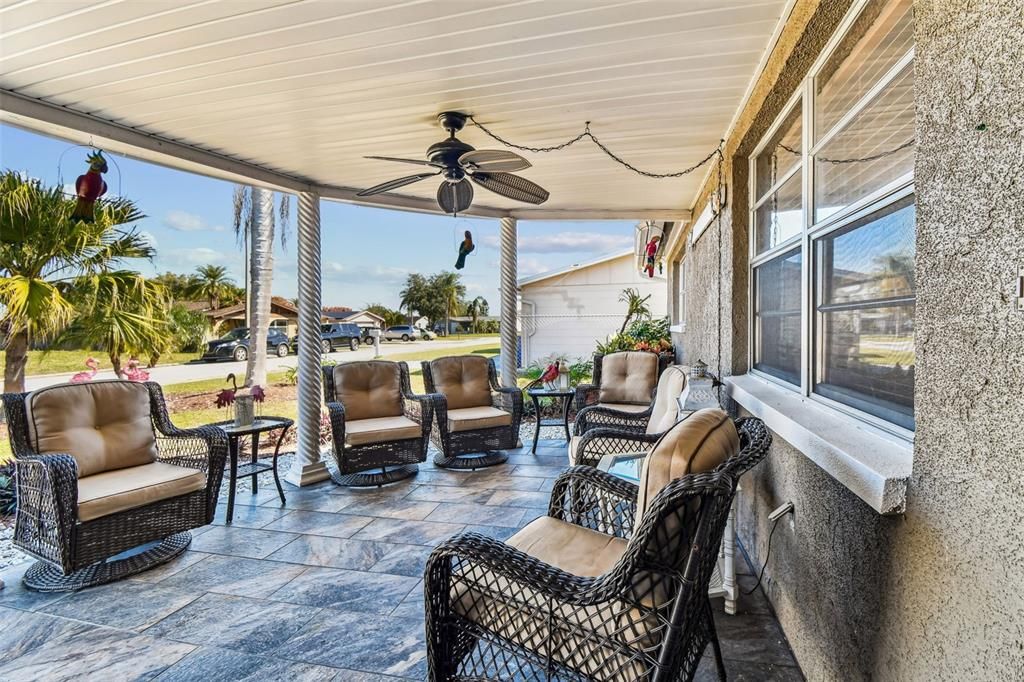 Active With Contract: $249,900 (2 beds, 2 baths, 936 Square Feet)