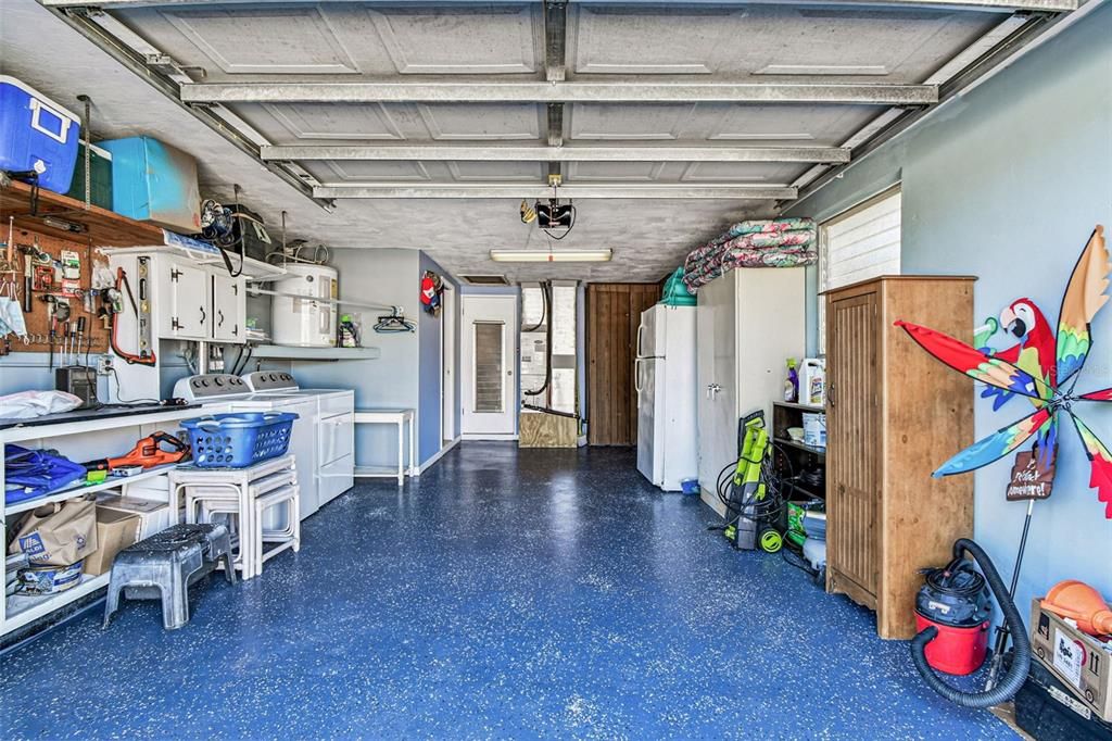 Active With Contract: $249,900 (2 beds, 2 baths, 936 Square Feet)