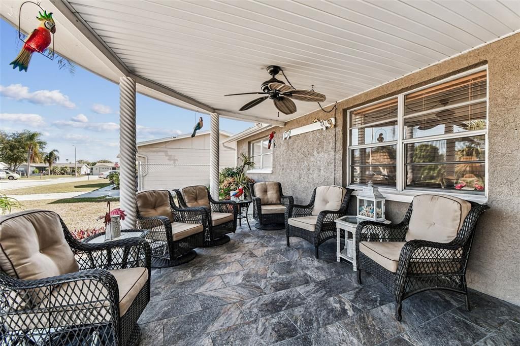 Active With Contract: $249,900 (2 beds, 2 baths, 936 Square Feet)