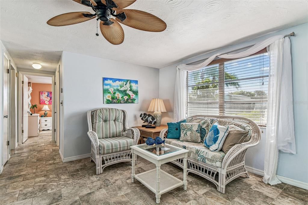 Active With Contract: $249,900 (2 beds, 2 baths, 936 Square Feet)