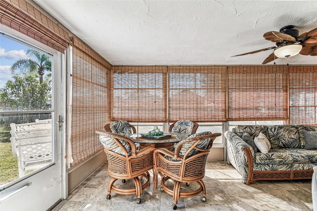 Active With Contract: $249,900 (2 beds, 2 baths, 936 Square Feet)