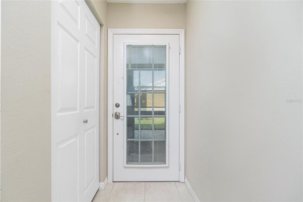 待售: $179,900 (2 贝兹, 2 浴室, 1037 平方英尺)