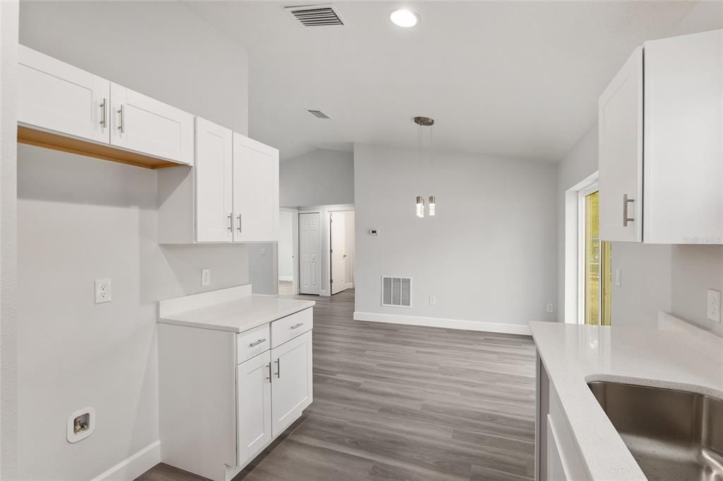 For Sale: $210,900 (3 beds, 2 baths, 1127 Square Feet)