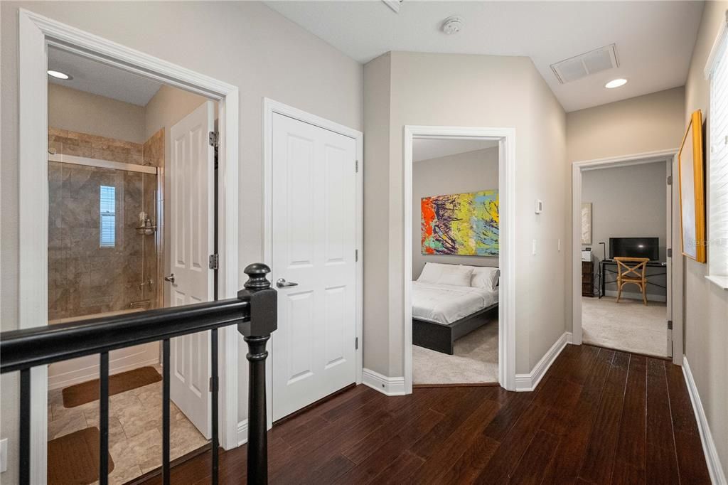 合同活跃: $2,800 (3 贝兹, 2 浴室, 1288 平方英尺)