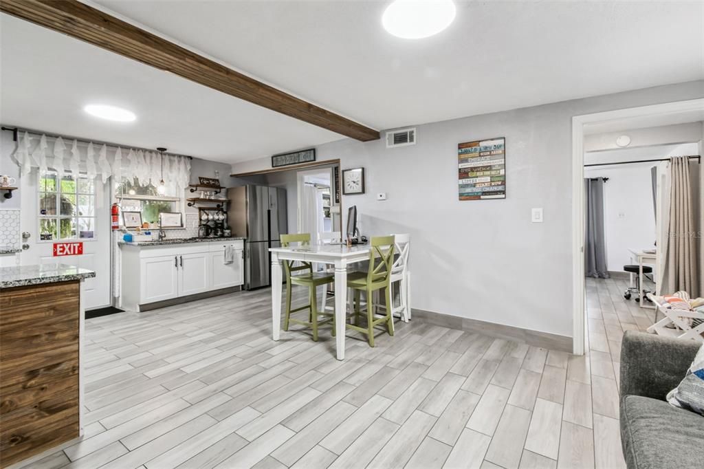 На продажу: $640,000 (3 спален, 0 ванн, 1683 Квадратных фут)