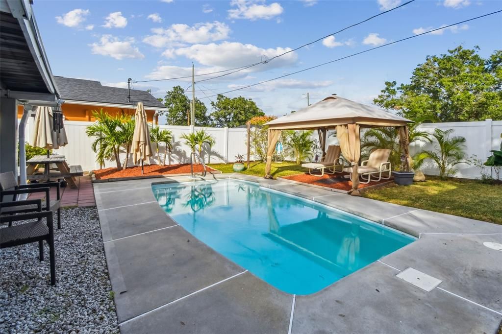 На продажу: $640,000 (3 спален, 0 ванн, 1683 Квадратных фут)