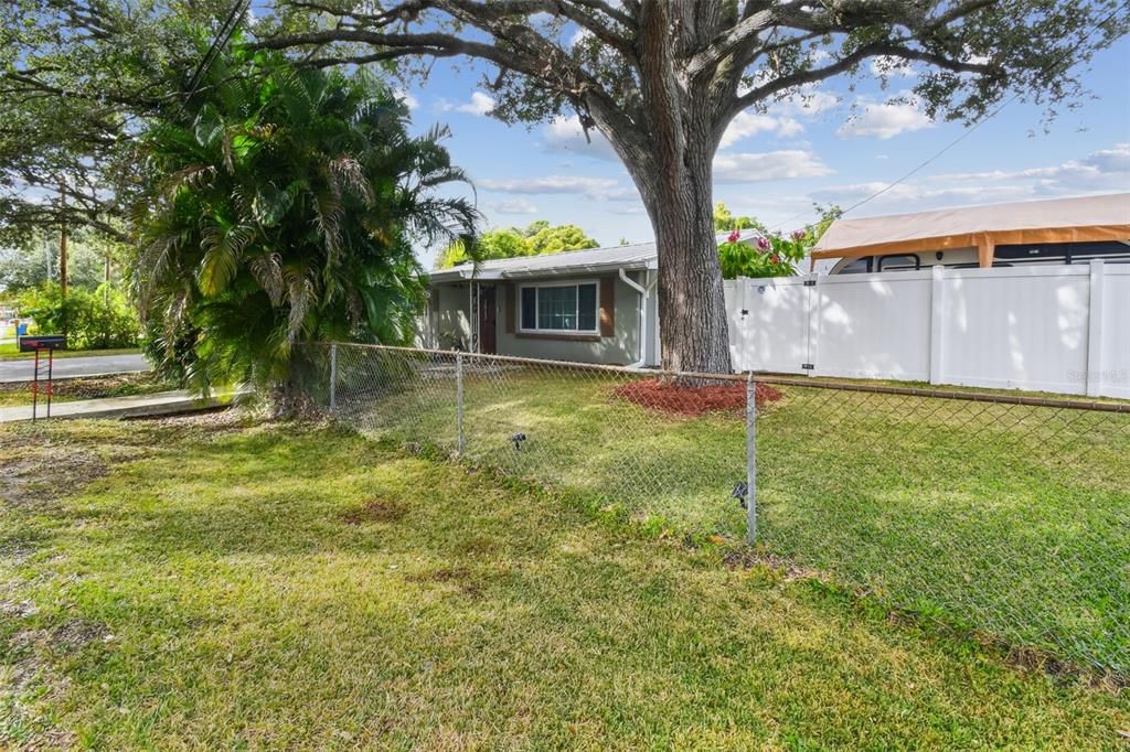 На продажу: $640,000 (3 спален, 0 ванн, 1683 Квадратных фут)