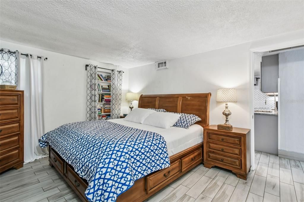 На продажу: $640,000 (3 спален, 0 ванн, 1683 Квадратных фут)