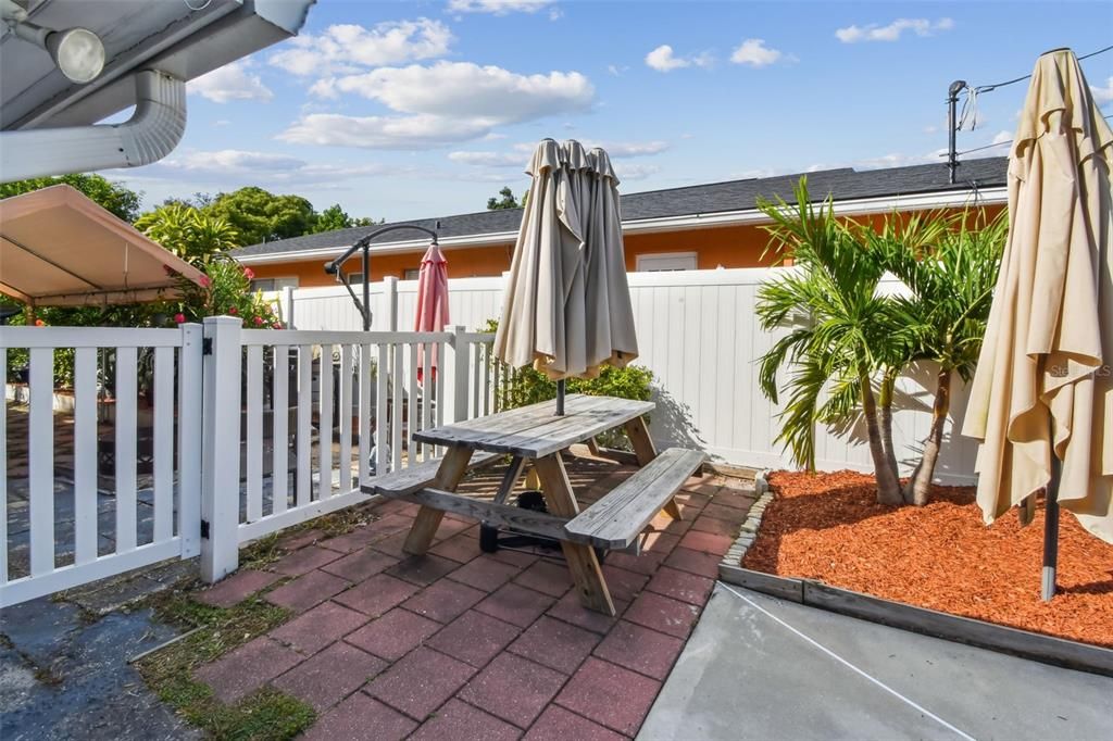 На продажу: $640,000 (3 спален, 0 ванн, 1683 Квадратных фут)