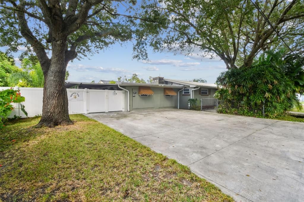 На продажу: $640,000 (3 спален, 0 ванн, 1683 Квадратных фут)