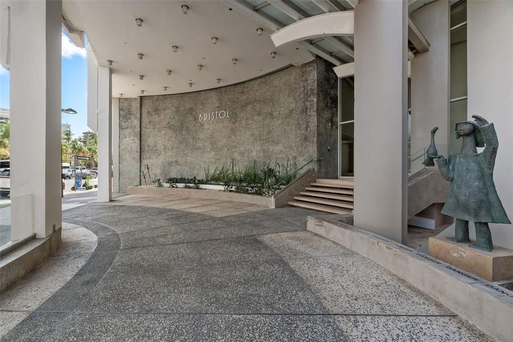 На продажу: $3,045,000 (2 спален, 2 ванн, 3291 Квадратных фут)