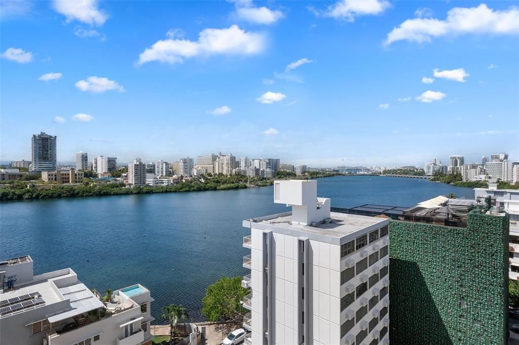 На продажу: $3,045,000 (2 спален, 2 ванн, 3291 Квадратных фут)