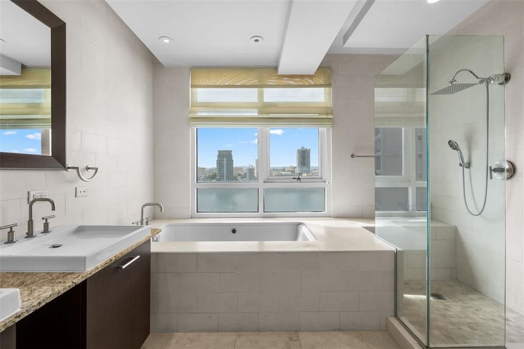 На продажу: $3,045,000 (2 спален, 2 ванн, 3291 Квадратных фут)