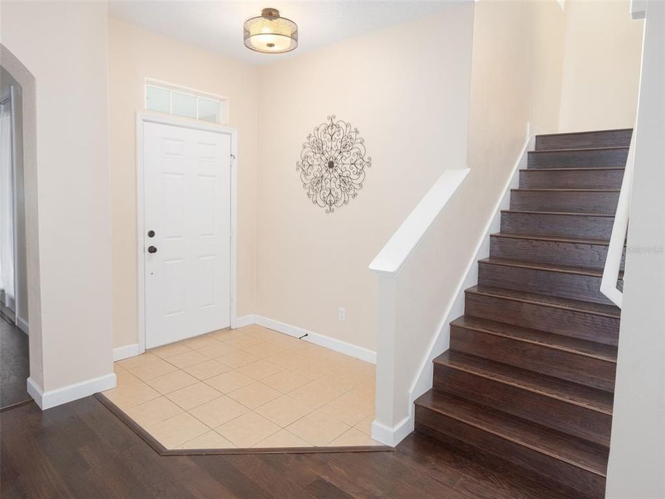 合同活跃: $525,000 (4 贝兹, 2 浴室, 3026 平方英尺)