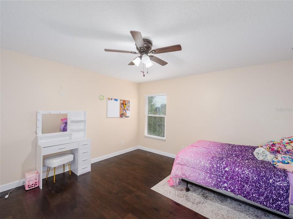 合同活跃: $525,000 (4 贝兹, 2 浴室, 3026 平方英尺)