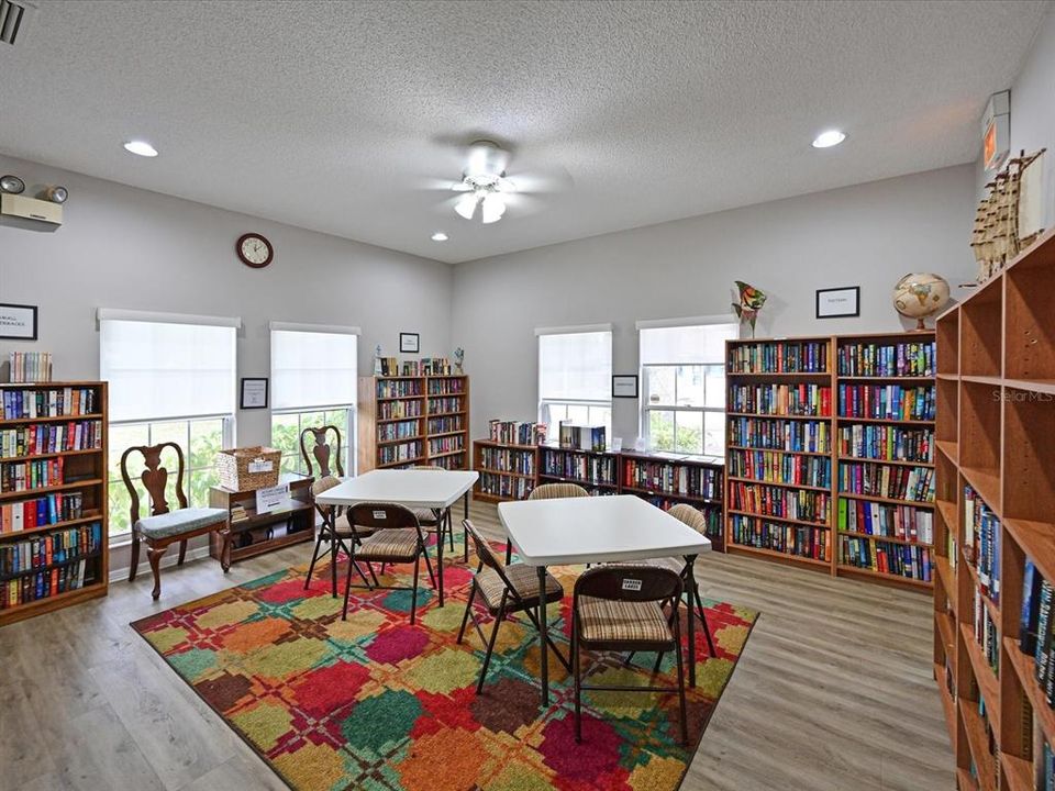 For Sale: $324,900 (2 beds, 2 baths, 1790 Square Feet)