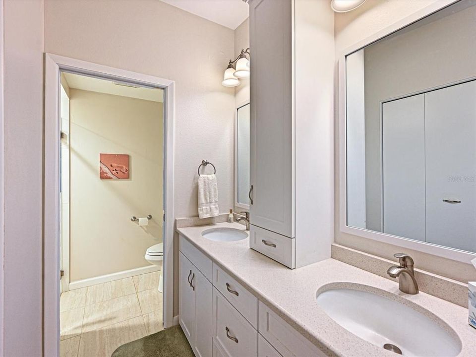 For Sale: $324,900 (2 beds, 2 baths, 1790 Square Feet)