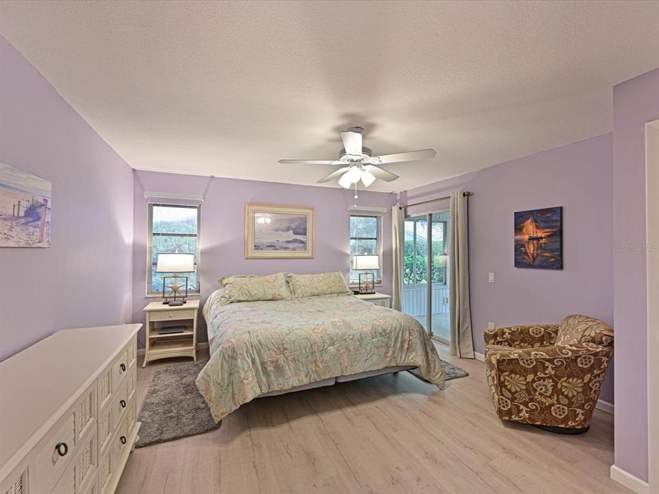 For Sale: $324,900 (2 beds, 2 baths, 1790 Square Feet)