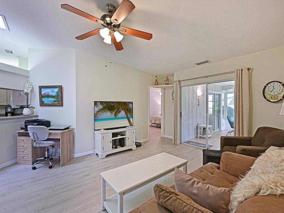 For Sale: $324,900 (2 beds, 2 baths, 1790 Square Feet)