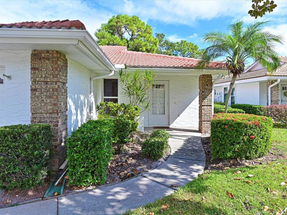 For Sale: $324,900 (2 beds, 2 baths, 1790 Square Feet)