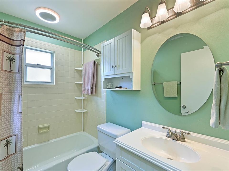 For Sale: $324,900 (2 beds, 2 baths, 1790 Square Feet)