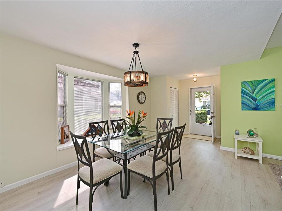 For Sale: $324,900 (2 beds, 2 baths, 1790 Square Feet)