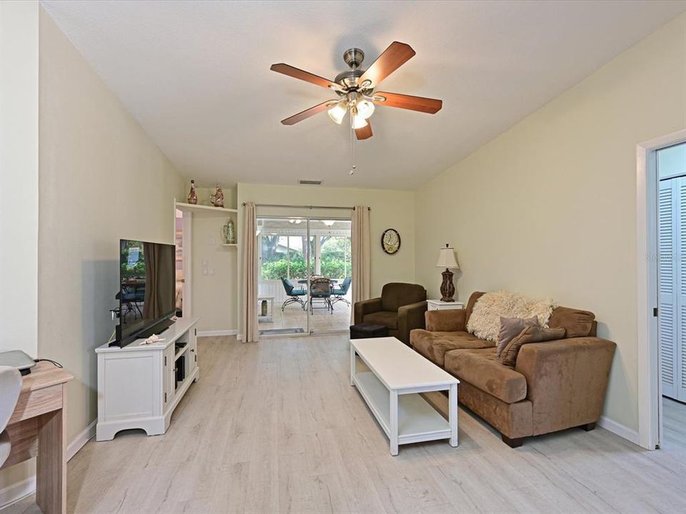 For Sale: $324,900 (2 beds, 2 baths, 1790 Square Feet)
