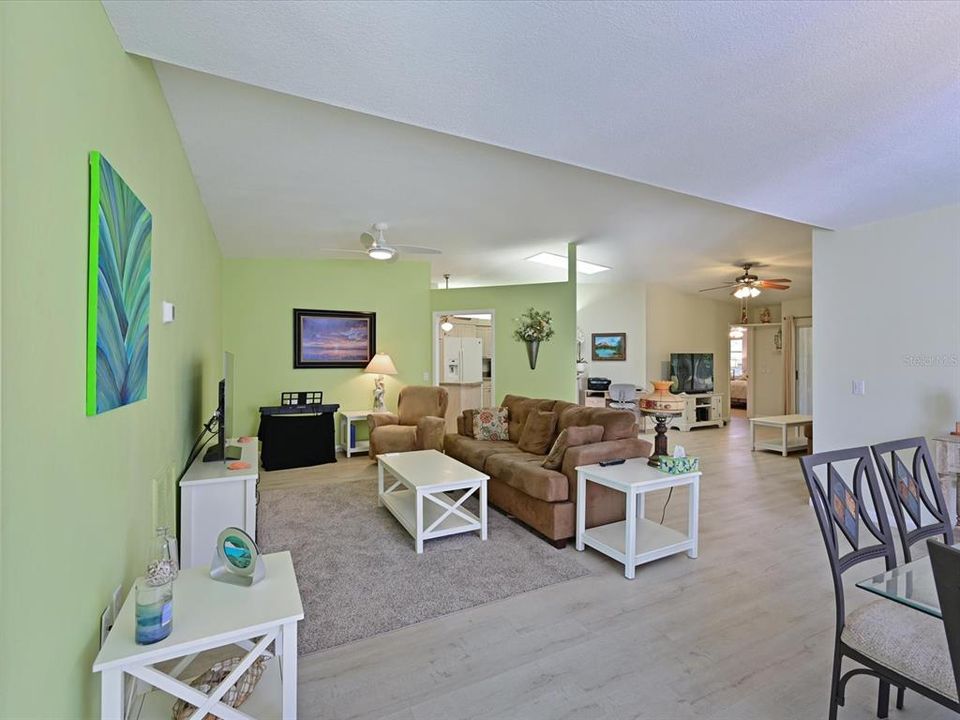 For Sale: $324,900 (2 beds, 2 baths, 1790 Square Feet)