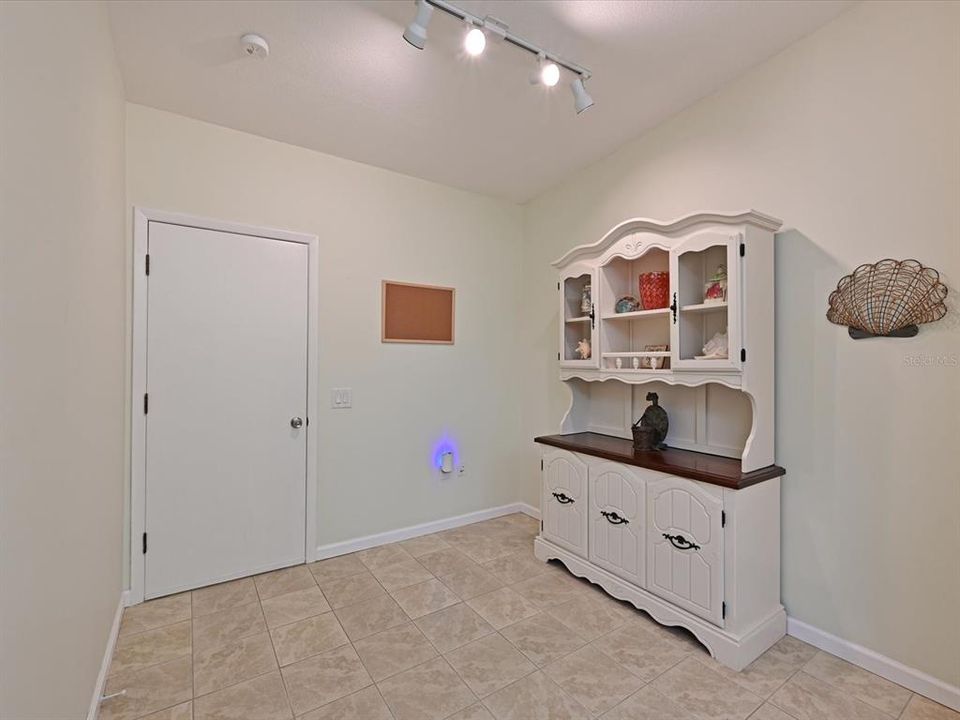 For Sale: $324,900 (2 beds, 2 baths, 1790 Square Feet)