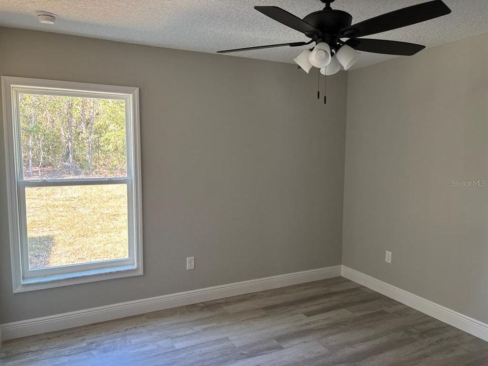 Active With Contract: $239,900 (3 beds, 2 baths, 1405 Square Feet)