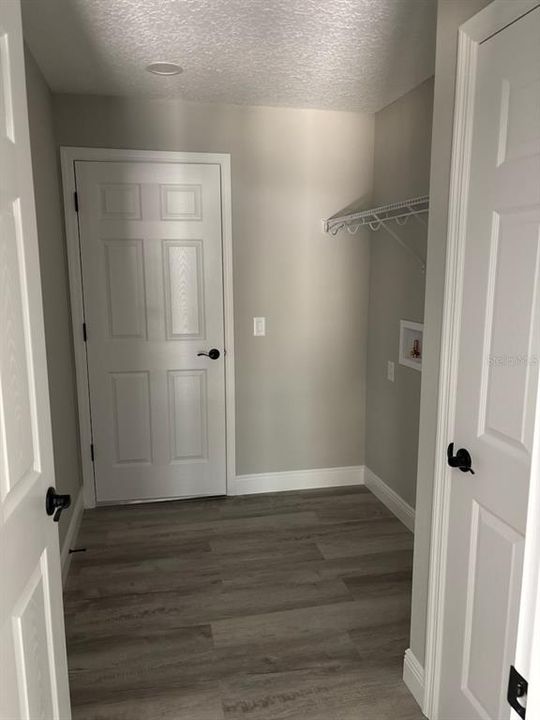 Active With Contract: $239,900 (3 beds, 2 baths, 1405 Square Feet)