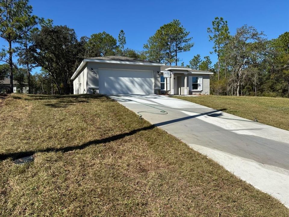 Active With Contract: $239,900 (3 beds, 2 baths, 1405 Square Feet)