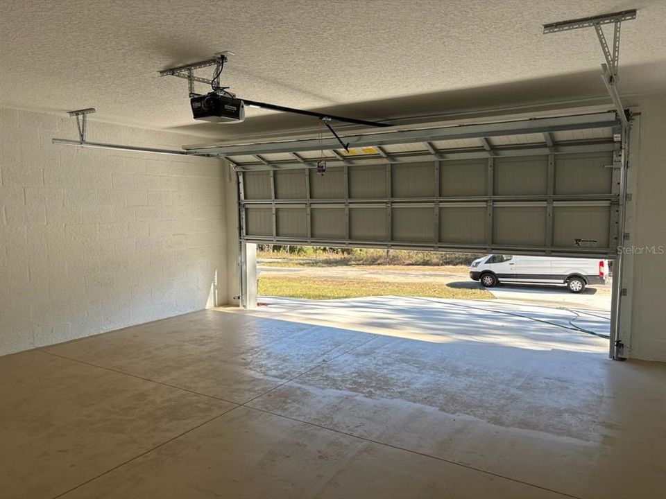 Active With Contract: $239,900 (3 beds, 2 baths, 1405 Square Feet)