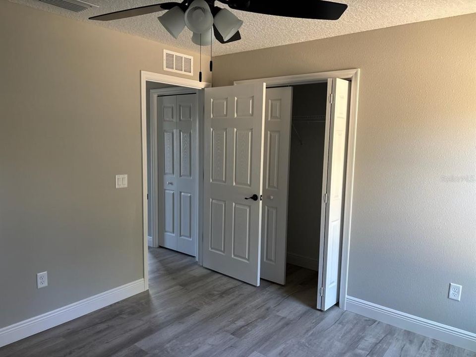 Active With Contract: $239,900 (3 beds, 2 baths, 1405 Square Feet)