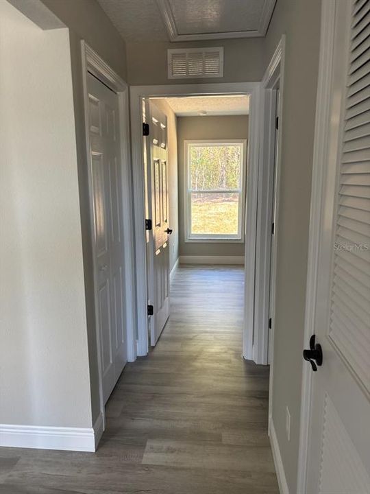 Active With Contract: $239,900 (3 beds, 2 baths, 1405 Square Feet)