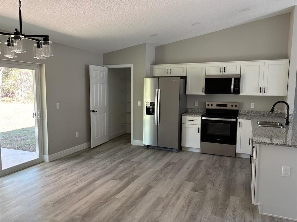 Active With Contract: $239,900 (3 beds, 2 baths, 1405 Square Feet)