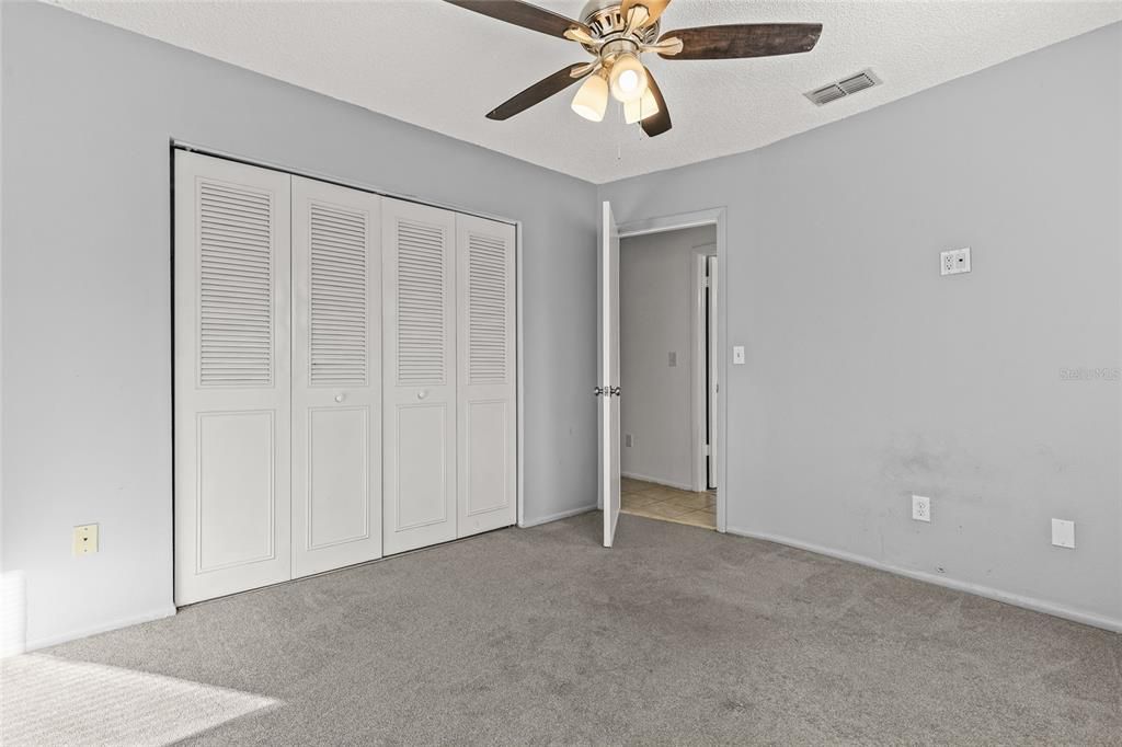 合同活跃: $450,000 (3 贝兹, 2 浴室, 1525 平方英尺)