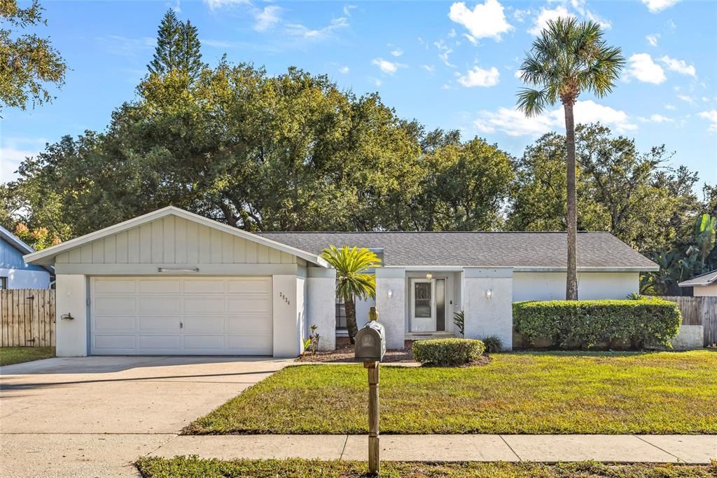 合同活跃: $450,000 (3 贝兹, 2 浴室, 1525 平方英尺)