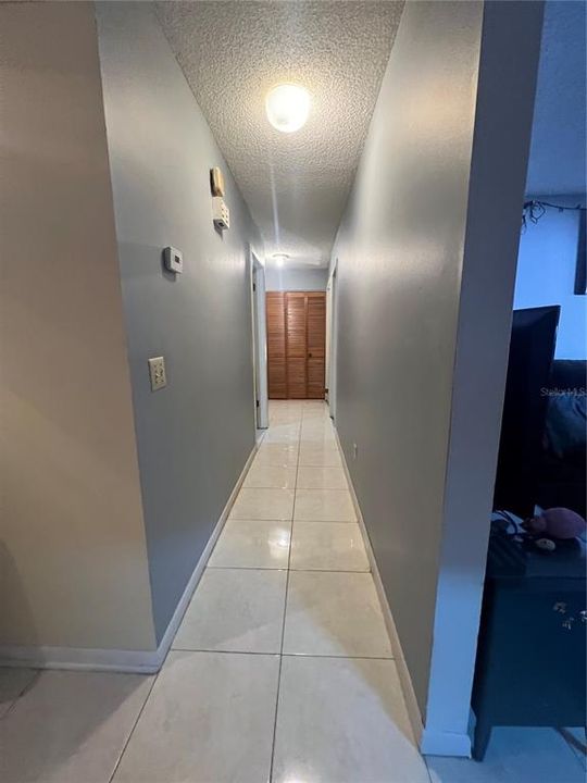 合同活跃: $360,000 (3 贝兹, 2 浴室, 1555 平方英尺)