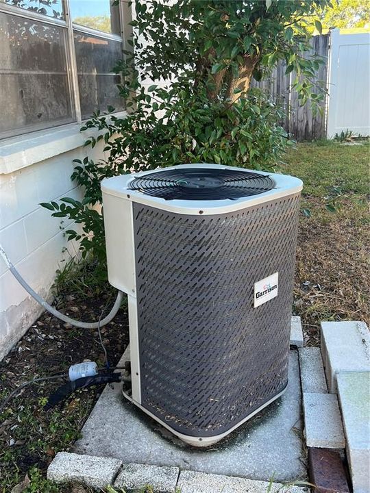 合同活跃: $360,000 (3 贝兹, 2 浴室, 1555 平方英尺)