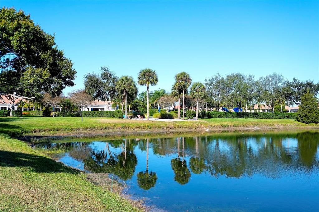 Под контрактом: $299,000 (2 спален, 2 ванн, 1391 Квадратных фут)