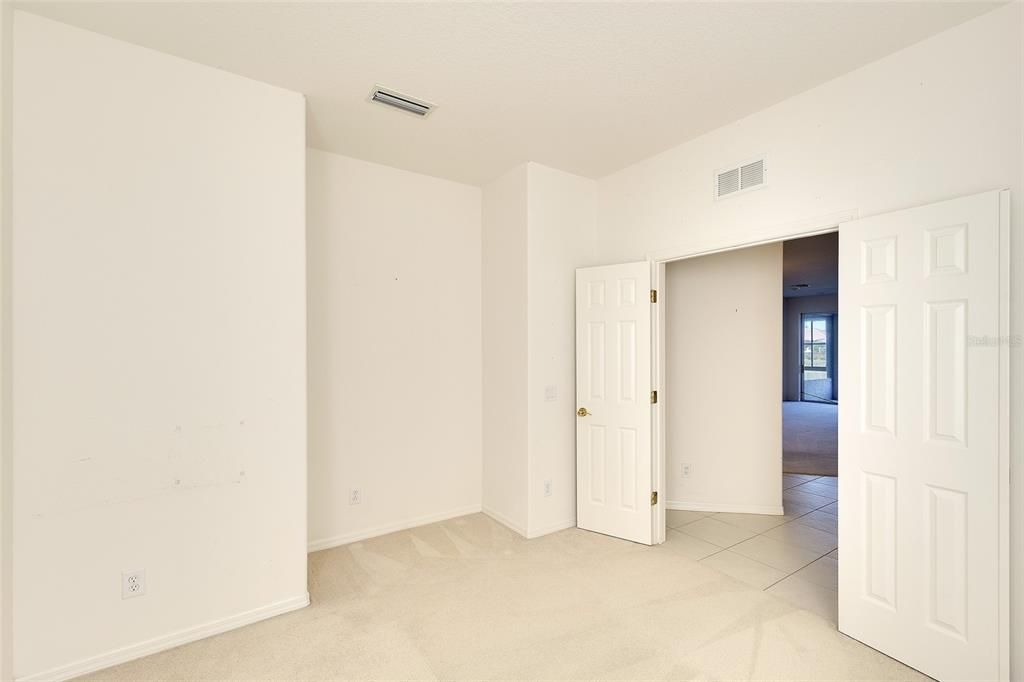 Под контрактом: $299,000 (2 спален, 2 ванн, 1391 Квадратных фут)