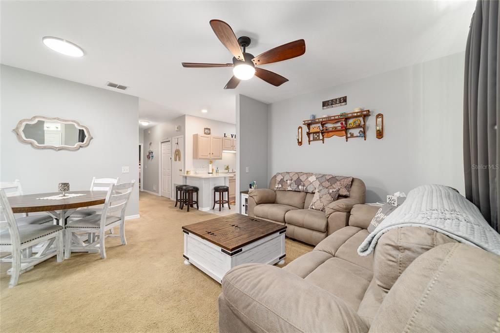 En Venta: $155,000 (2 camas, 2 baños, 989 Pies cuadrados)