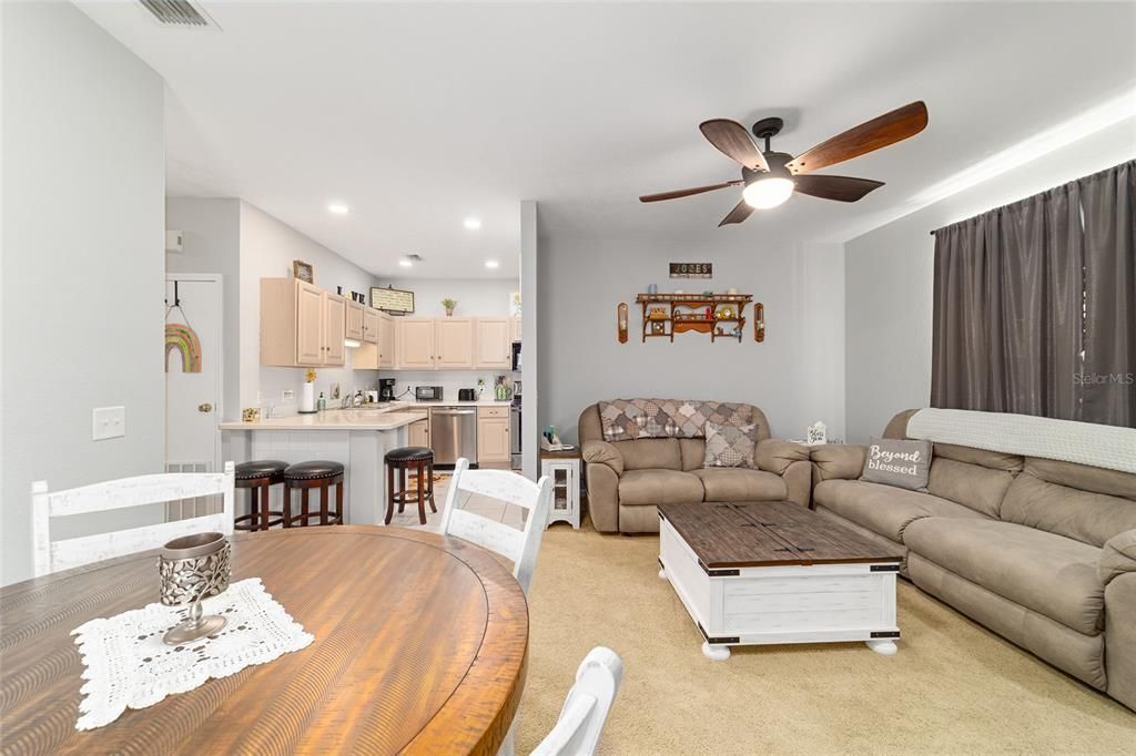 En Venta: $155,000 (2 camas, 2 baños, 989 Pies cuadrados)