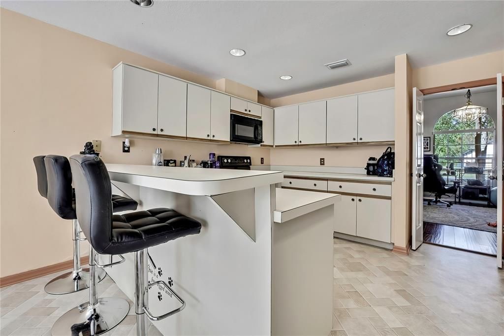 На продажу: $290,000 (3 спален, 2 ванн, 1777 Квадратных фут)