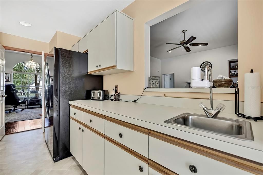 На продажу: $290,000 (3 спален, 2 ванн, 1777 Квадратных фут)