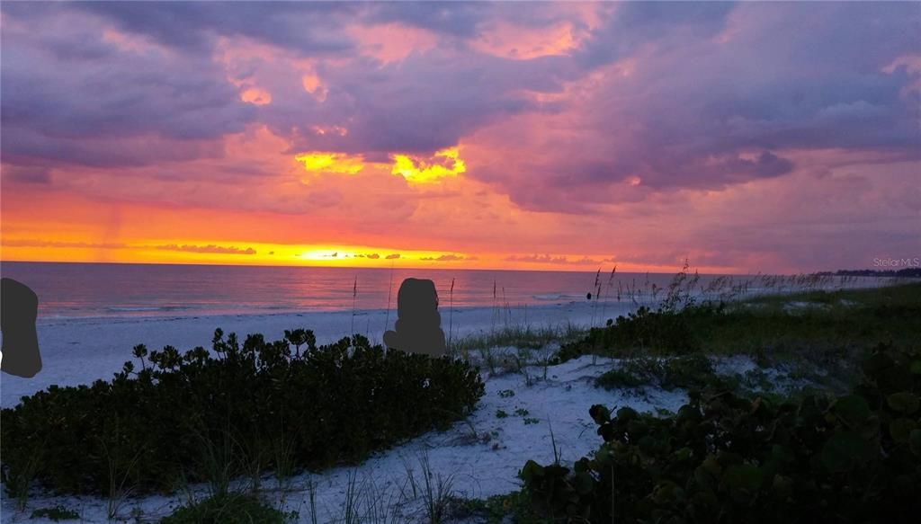 Active With Contract: $74,900 (2 beds, 1 baths, 960 Square Feet)