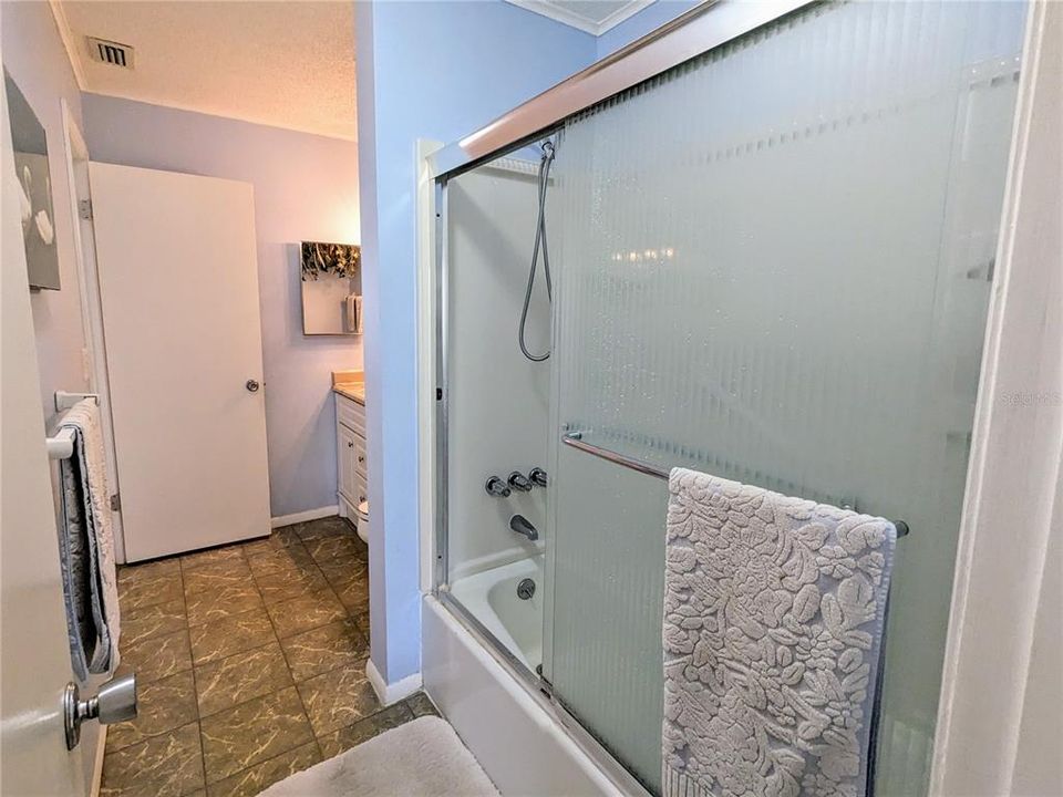 Active With Contract: $74,900 (2 beds, 1 baths, 960 Square Feet)