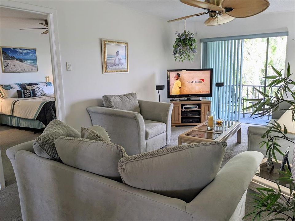 Active With Contract: $74,900 (2 beds, 1 baths, 960 Square Feet)