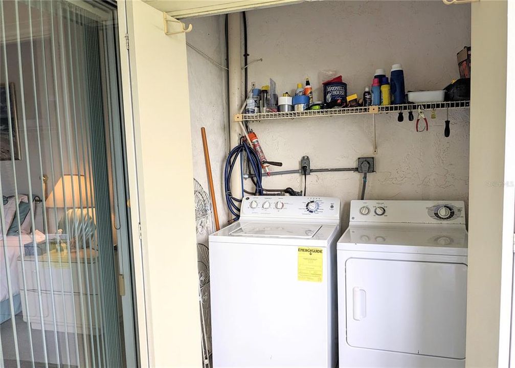 Active With Contract: $74,900 (2 beds, 1 baths, 960 Square Feet)